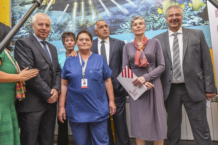 „Малките герои“ преобразиха детското отделение на "Пирогов" в приказна среда