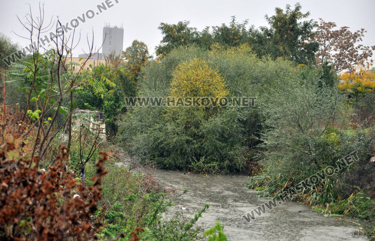 Хасковлийка: Водно бедствие грози Хасково заради затлачено корито на реката 