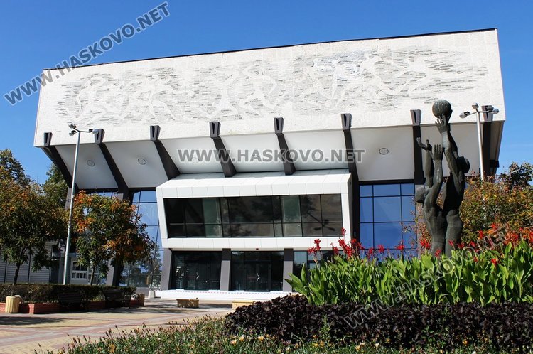 Обноветата Спортна зала "Младост" ще бъде открита официално тази вечер