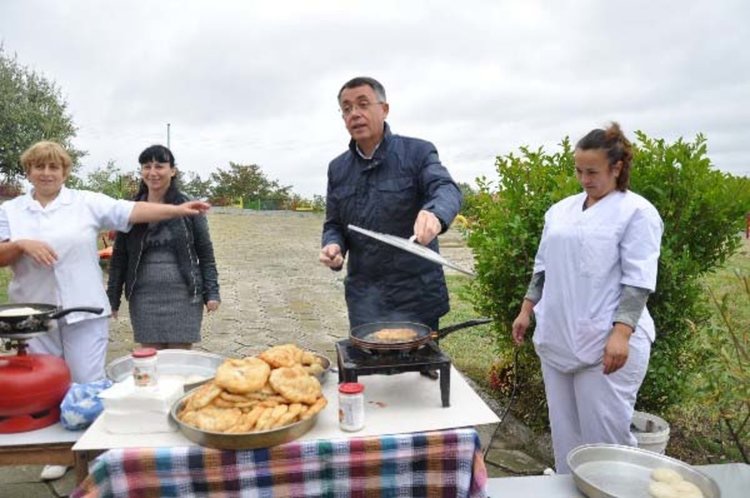 Детска градина спретна фестивал на мекицата