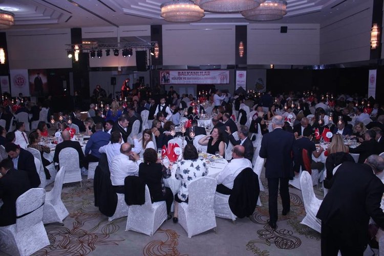 Ресми Мурад на Балканската вечер в Истанбул