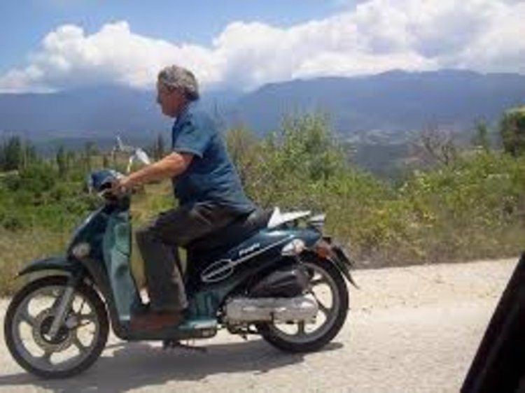 Районна прокуратура-Момчилград е образувала девет преписки за управление на мотопеди без регистрация  