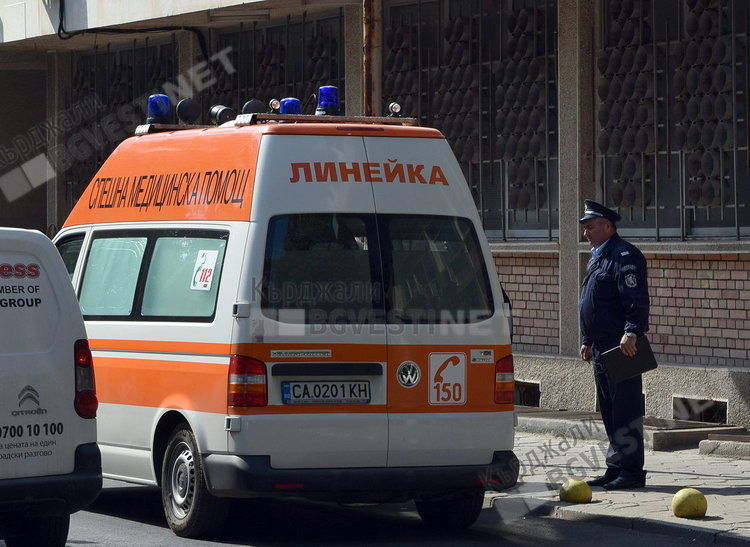 Старица бе блъсната от пенсионер,пресичала неправилно