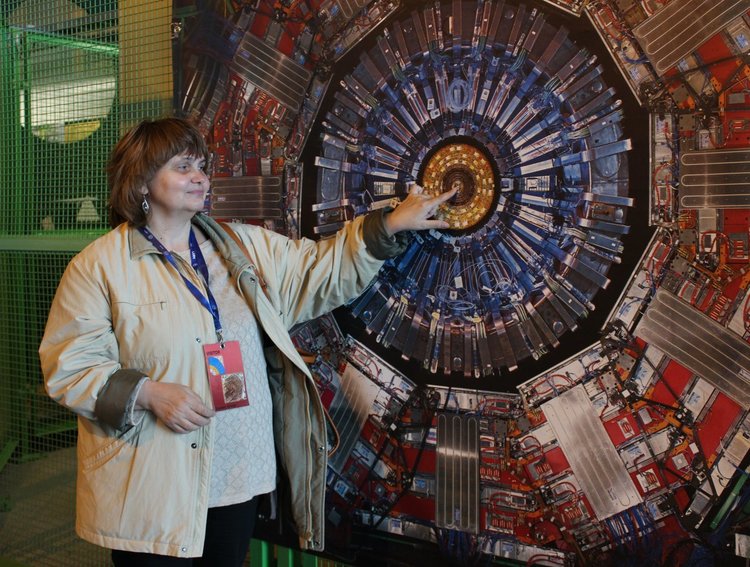 Преподавателят по Технологии и предприемачество и Информационни технологии  в ОУ "Алеко Константинов"  Владимира Самарджиева посети ЦЕРН