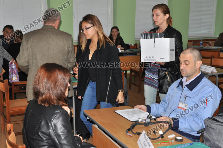 Обявиха 76 свободни места на трудова борса, търсят и близо 200 военнослужещи