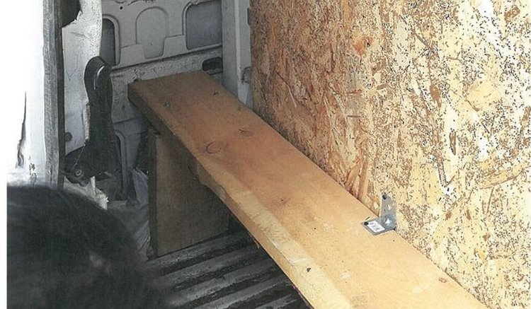 Българи в мащабна международна група за нелегални мигранти