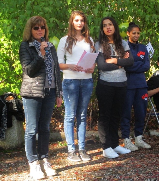 Посрещнаха с парти новите попълнения в димитровградската Професионална гимназия