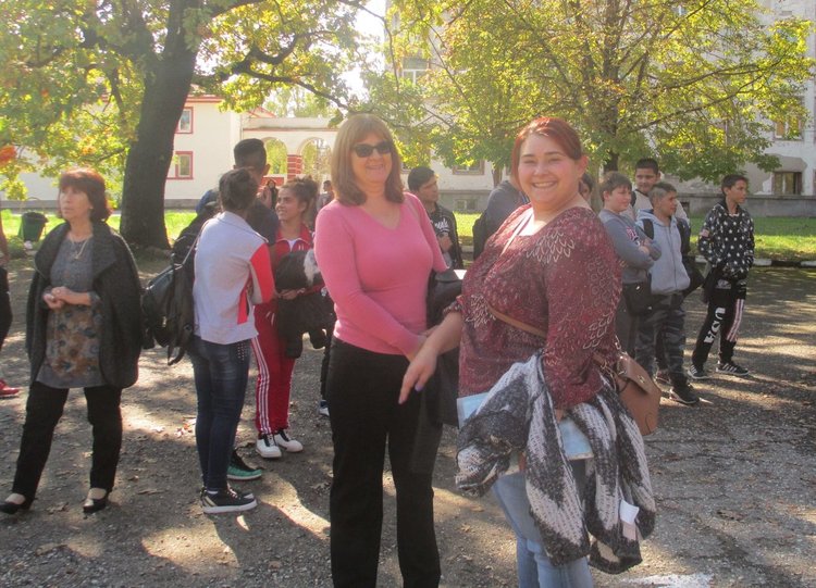 Посрещнаха с парти новите попълнения в димитровградската Професионална гимназия