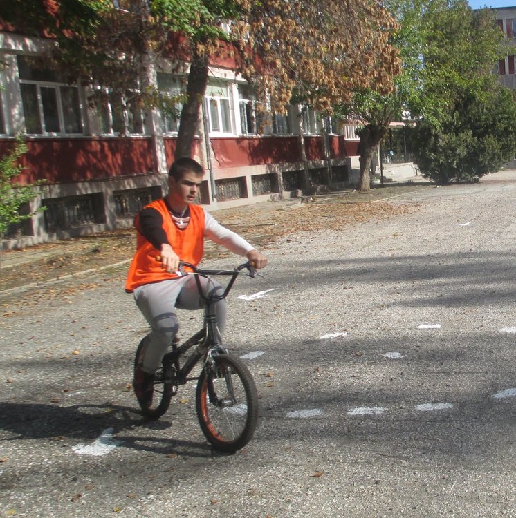 Състезание по колоездене се проведе в Професионалната гимназия в Димитровград.