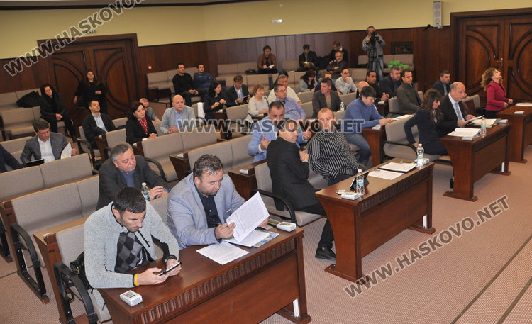 Кметът скочи на ГЕРБ в ОбС, обяви докладната им за незаконна