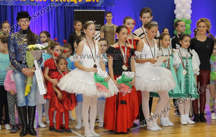 Бенефис на "България танцува": Анабела Крумова се раздели с "Галаксико"