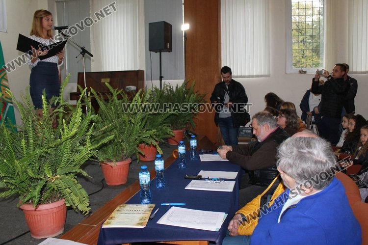 85 деца рецитираха в патриотичния конкурс „Вам, будители народни“ в Димитровград