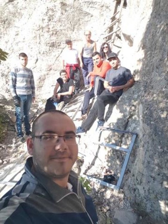 Млади ротарианци поставиха нова стълба на пещерата Утроба