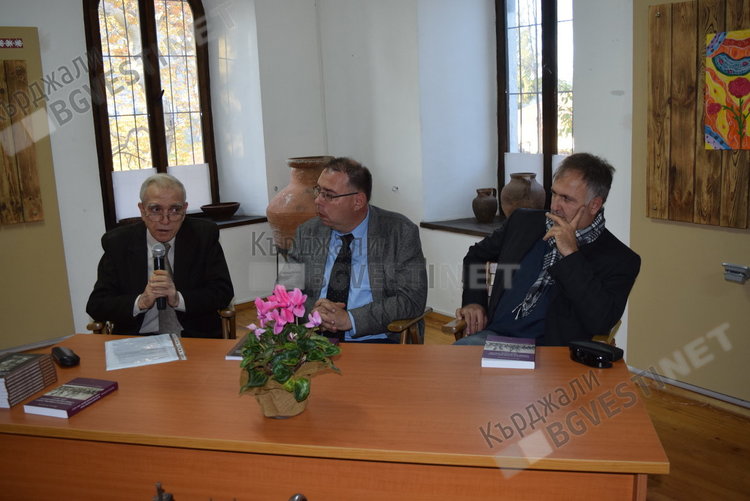 Ардино отбелязва Деня на народните будители с книга за българо-турската дружба