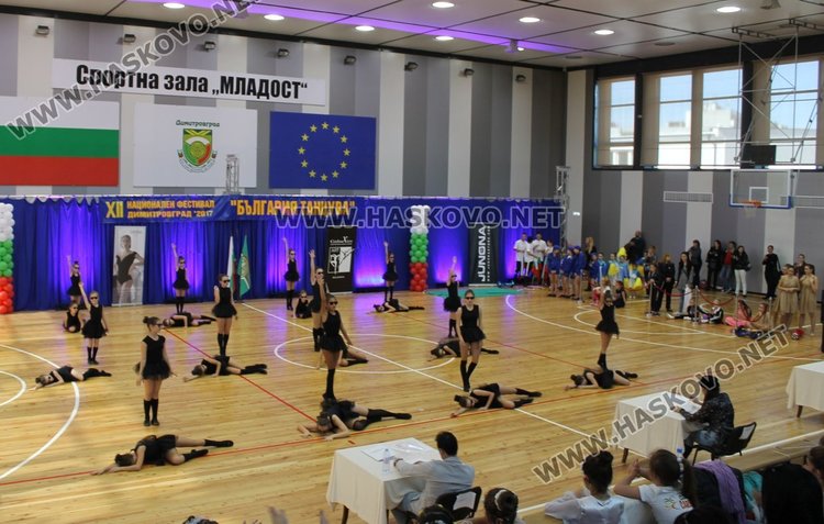 "Галаксико" с купата на кмета Иво Димов от конкурса "България танцува"