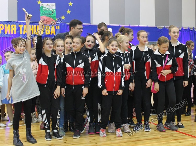 "Галаксико" с купата на кмета Иво Димов от конкурса "България танцува"
