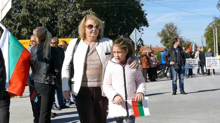 Блокираха цариградския път заради неизпълнените обещания на НКЖИ