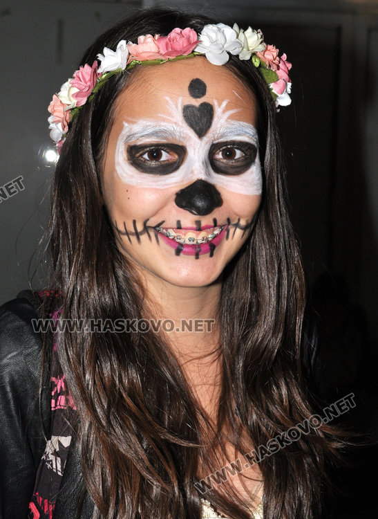 Вещици и вампири нахлуха в Младежкия