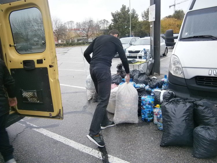 Десетки чували капачки за закупуване на кувьоз събраха смолянчани