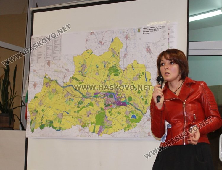 Основните моменти в плана представи Василена Славейкова, която е управител на дружеството, изготвило документа