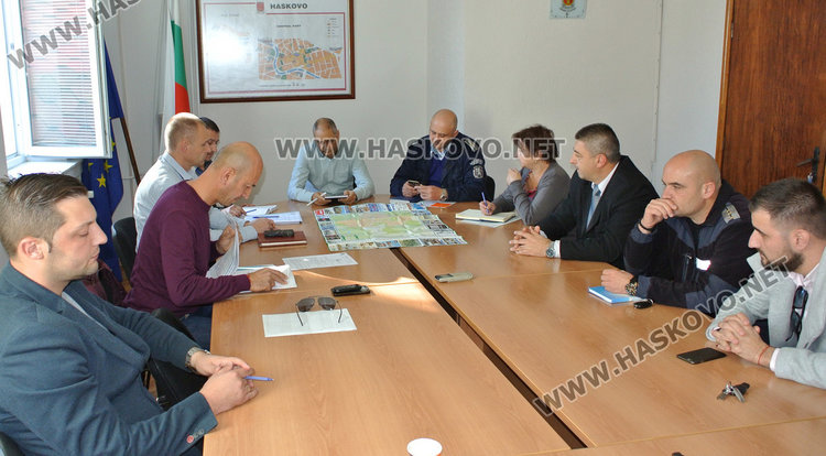 Разрешават спирането на забранено по задръстени хасковски улици