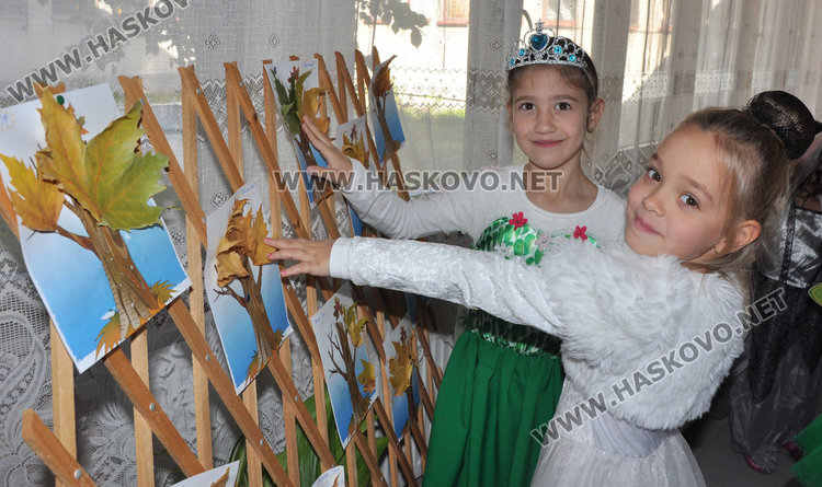 Таралежи и охлюви превърнаха забавачка в есенна гора