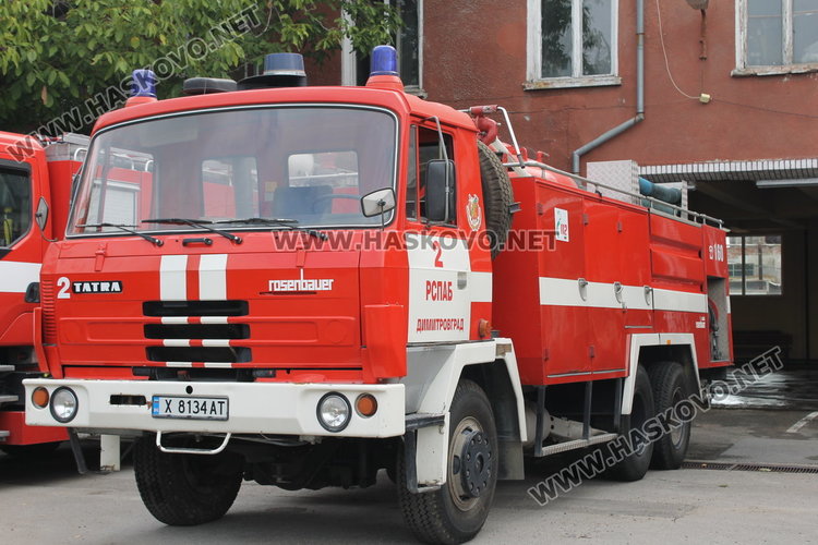 Пожарникари премахнаха опасна ламарина на ул."В.Друмев"