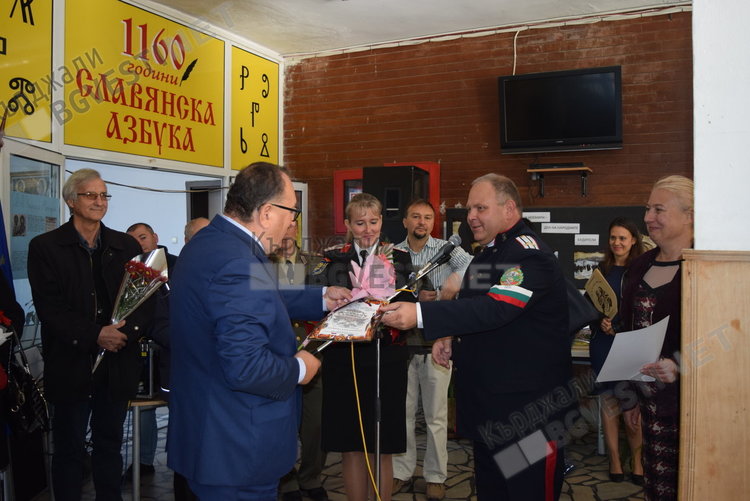 Първокласниците на ОУ“Св.св.Кирил и Методий“положиха клетва пред народните будители