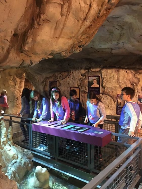 Учениците отбелязаха Деня на народните будители