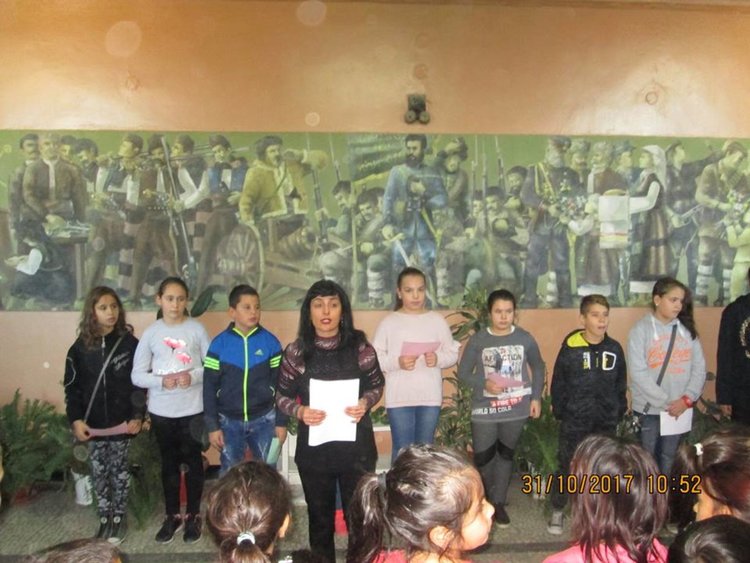 Учениците отбелязаха Деня на народните будители