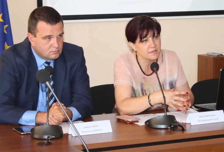 Засипаха с въпроси Караянчева и Чанев в он лайн предаване