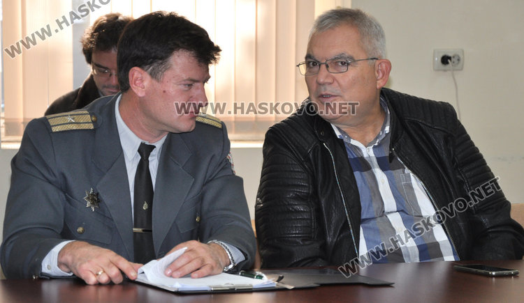 3 тежки машини, моторна шейна и техника с термовизия ще помагат в преспите