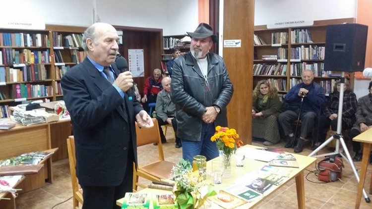 Творческа вечер на будителя Петър Шарков организира снощи Градска библиотека "П.Пенев" в Димитровград