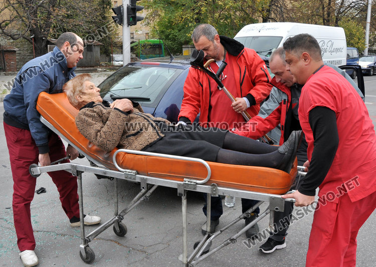 Четирима ранени при две катастрофи на хасковски булевард