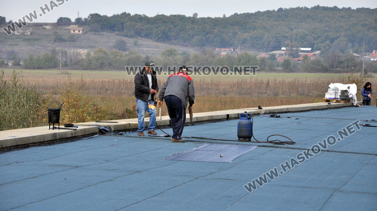 След десетилетия чакане довършват моста за Любеново, баби си бранят стария