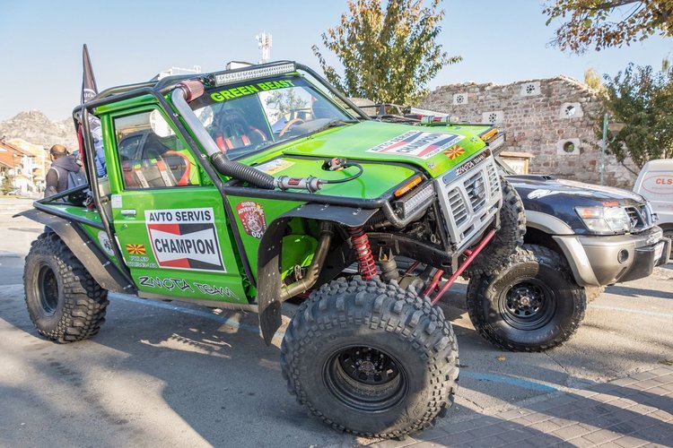 Мирис на бензин и адреналин събира стотици край Смилян