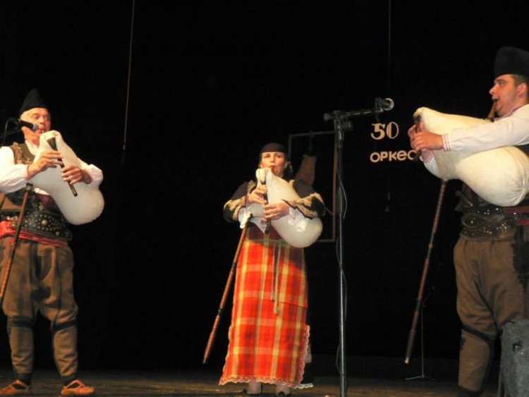 Оркестър "100 каба гайди" избраха да подкрепят Петър Янев, включват се в Асоциацията на гайдарите