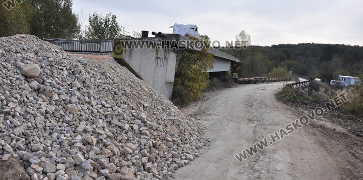 След десетилетия чакане довършват моста за Любеново, баби си бранят стария