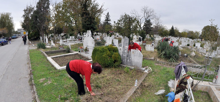 На Архенгелова задушница тачим паметта на загиналите войни за родината