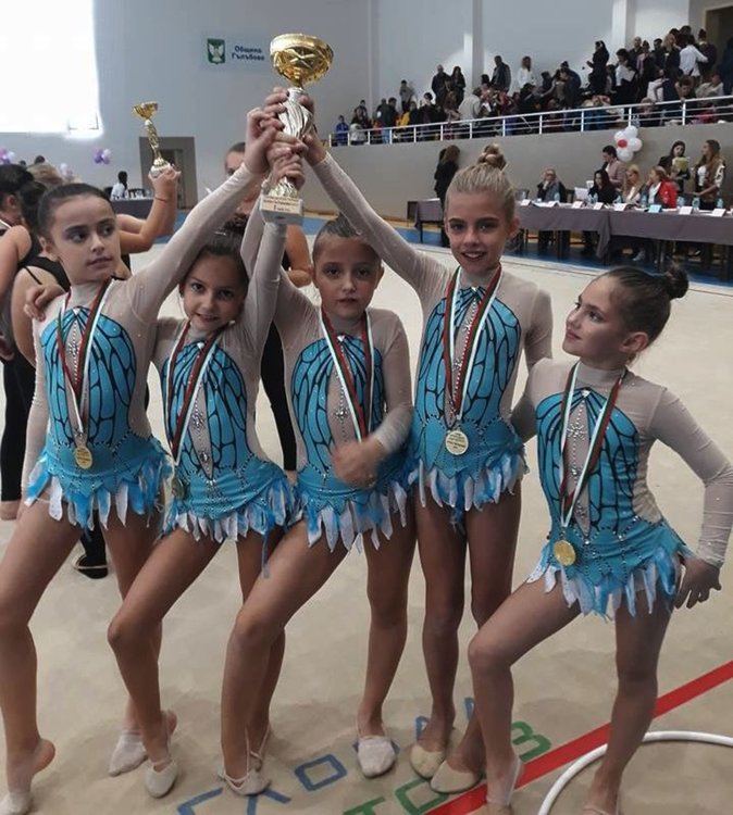 Медали за гимнастичките от "Афродита" от турнир в Гълъбово