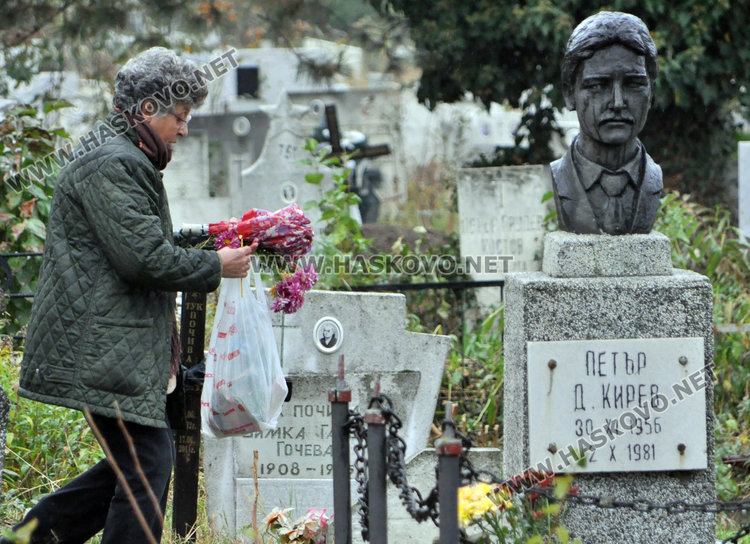 На Архенгелова задушница тачим паметта на загиналите войни за родината