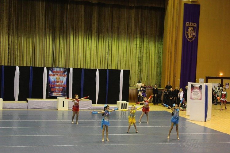  Децата от школата по танци се включиха в Балканската спартакиада във Велико Търново
