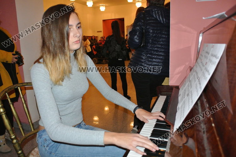 Три изкуства в една магия в Нощта на театрите в Хасково