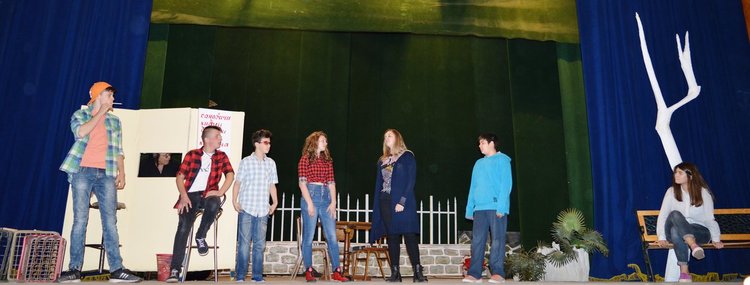 Младежки театър "Ирис" в Райково изненада читалището в Перущица за 155 години юбилей