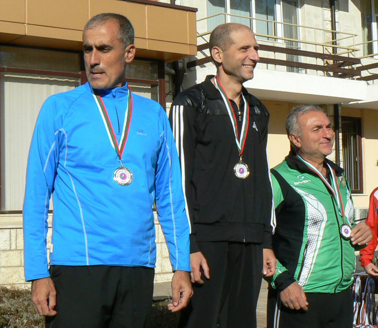 8 медала и купа за трето място за ориентировачите на „Компас 1994”