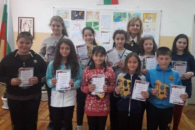 40 алековци, получили максимален брой точки в националното състезание "Таралеж", модул "Изкуство" бяха отличени на церемония в училището
