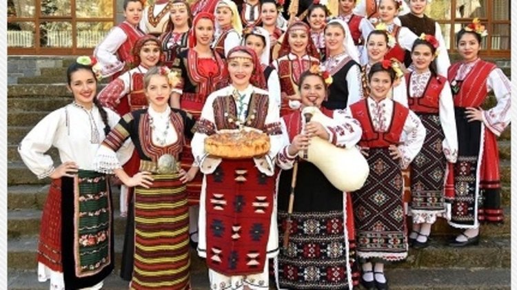 Да помогнем на Музикалното училище в Широка лъка да спечели финансиране на проект за фолклор!