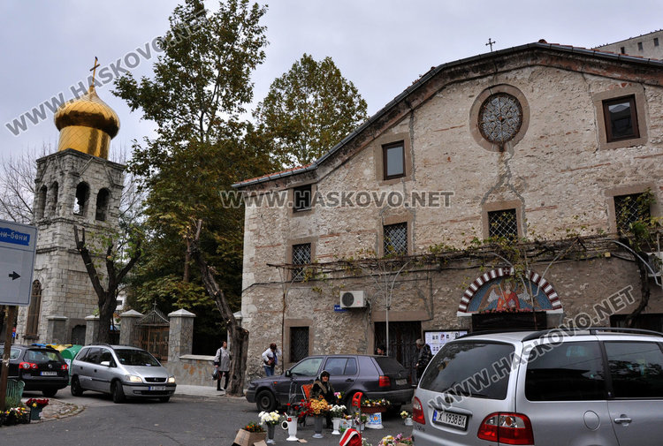 Хасковлии склониха глава пред иконата на Архангел Михаил на храмовия празник