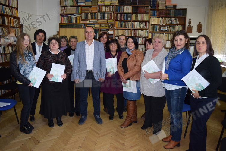 Себахатин Гьокче дари нови книги на читалищата в Кърджалийско