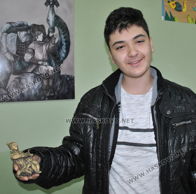 Бъдещ татуист и аерограф със стипендии по рисуване от „Комунитас“